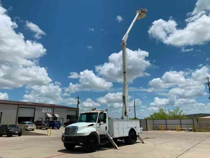 International 4300 BUCKET TRUCK (2007)