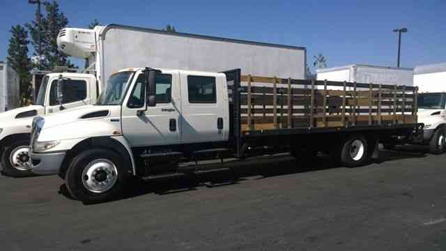 International 4300 Crew Cab 24ft Stakebed Truck Only 61k miles 26, 000# GVWR under CDL (2013)