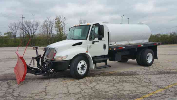 International 4300 Flatbed 10ft Plow Water Tank DT466 Auto 107K Miles Landscapers Truck (2002)
