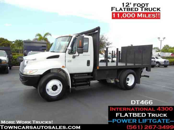 International 4300 DT466 Flatbed Truck W/Liftgate (2007)