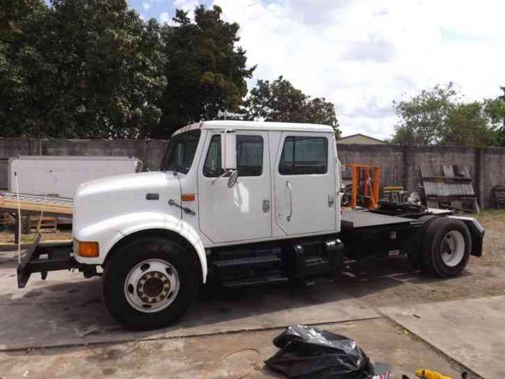 International 4700 2000