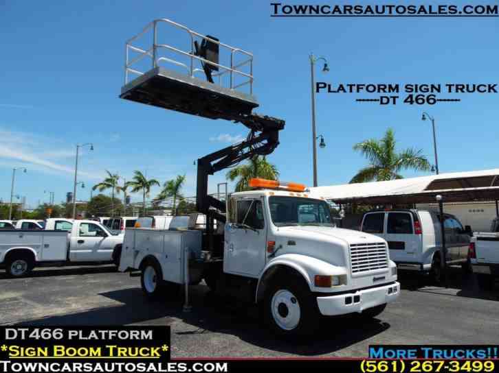 international 4700 Platform Sign Service Boom Truck (1998)