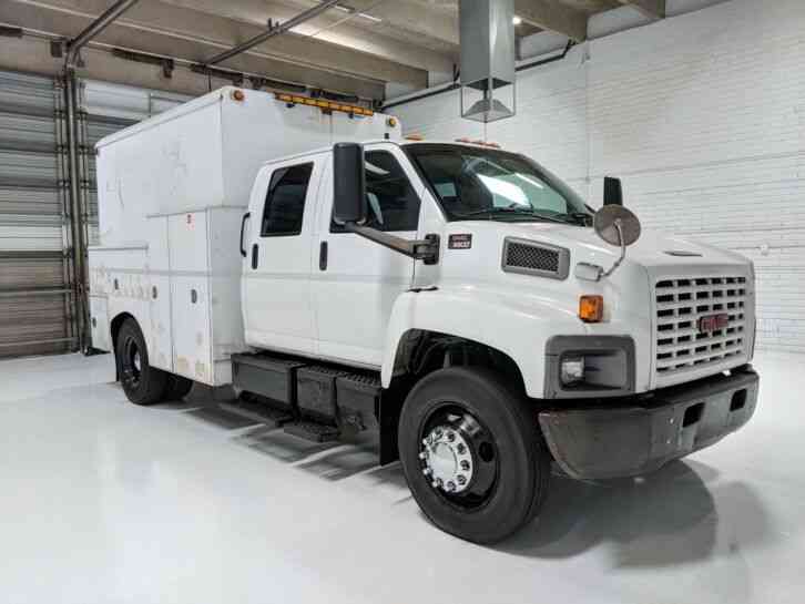 GMC Crew Cab Enclosed Service Truck C7 Cat Aliison Auto 65k miles (2005)