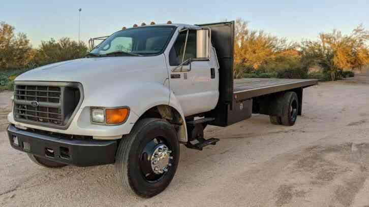 Ford F650 Flatbed 68k miles Cat Automatic 22 flat bed (2001)
