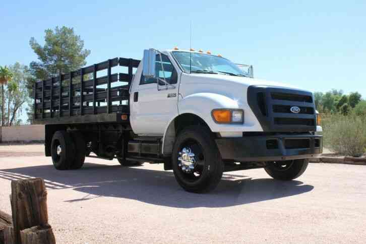 Ford F-650 16' Flatbed 24k miles Stake bed (2005)