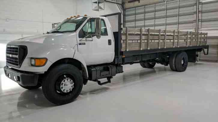 Ford F-650 26' flatbed Lift Gate 7. 3 liter Automatic (2003)
