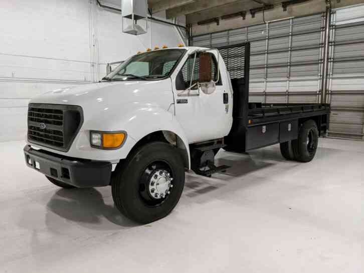 Ford F-650 15' flatbed winch truck 7. 3 liter (2000)