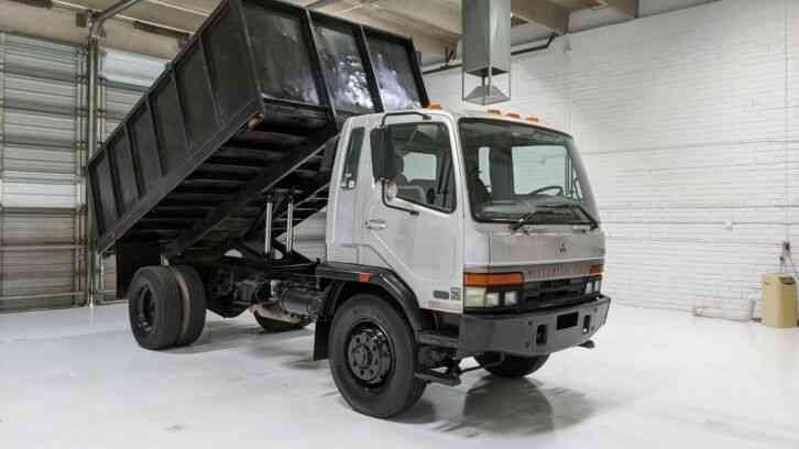 International FUSO FM LANDSCAPE DUMP TRUCK 128K MILES (2004)