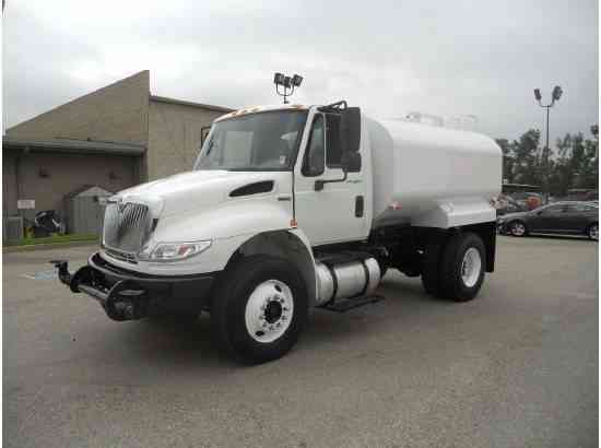 International 4300 New 2500 gal. Tank Water Truck Auto 33, 000# GVWR (2012)