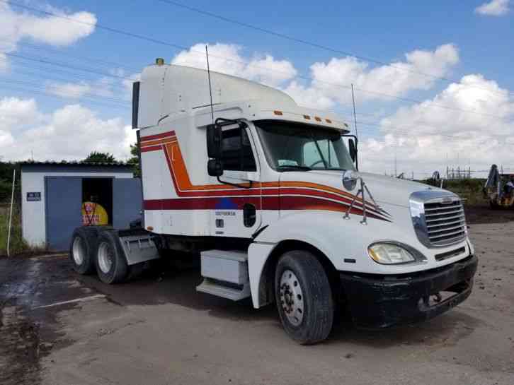 Freightliner Conventional Columbia (2004)