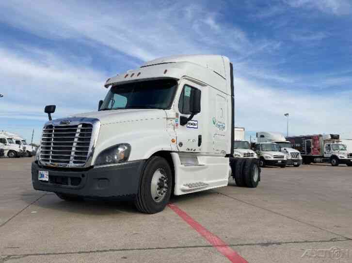 Penske Used Trucks - unit # 330828 - 2019 Freightliner CASCADIA 125