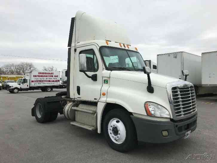 Penske Used Trucks - unit # 618254 - 2012 Freightliner CASCADIA 125