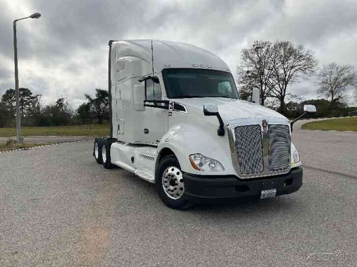 Penske Used Trucks - unit # 714074 - 2019 Kenworth T680
