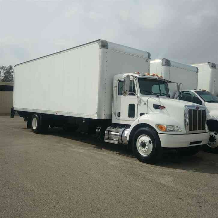Peterbilt 337 28ft box truck LIFTGATE 33, 000# gvwr AIR RIDE (2014)