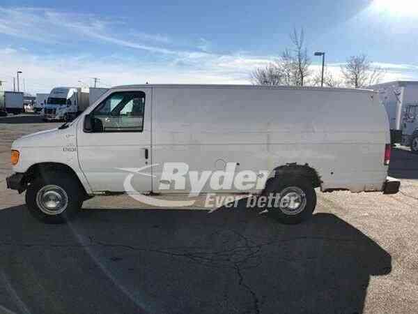 FORD E-350 ECONOLINE -- (2006)