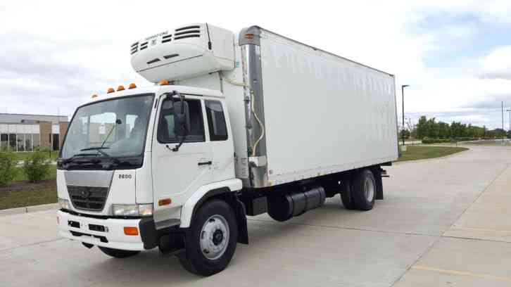 UD2600 REFRIGERATED TRUCK 24FT THERMO KING REEFER BODY WITH FREEZER UNIT STAND BY (2009)