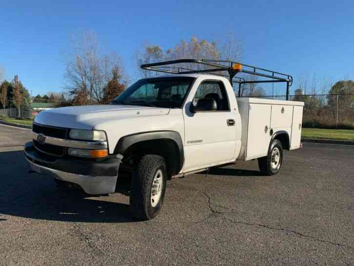 02 Chevrolet 2500HD Utility Pickup Work Truck, 4x4, Ladder Rack, Gas 6. 0 Liter