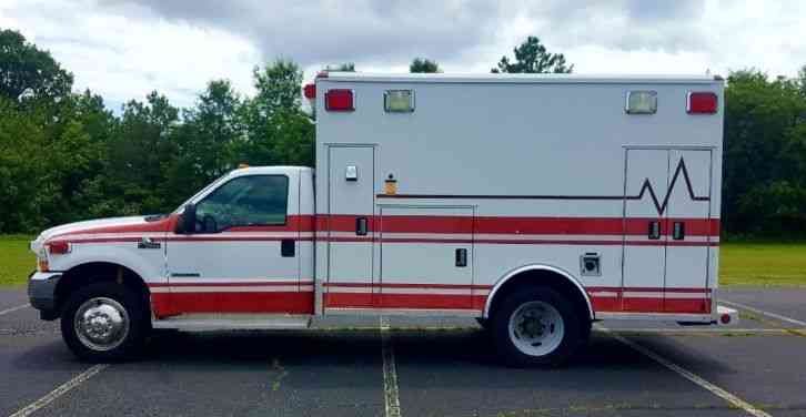 Ford F450 AMBULANCE (2002)