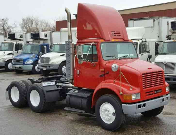 International 8100 (2002)