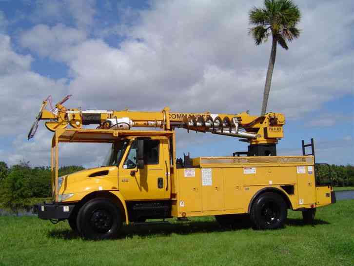 International 4400 DIGGER (2003)