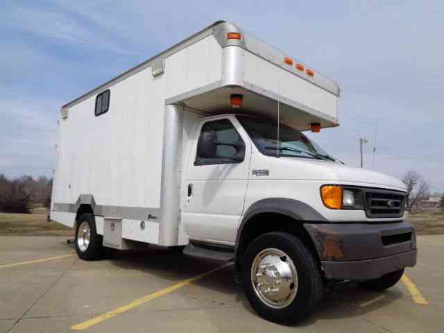 Ford E550 (2003) : Utility / Service Trucks