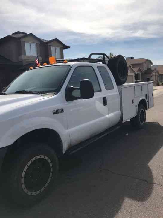 Ford F350 4x4 Utility Truck (2004)