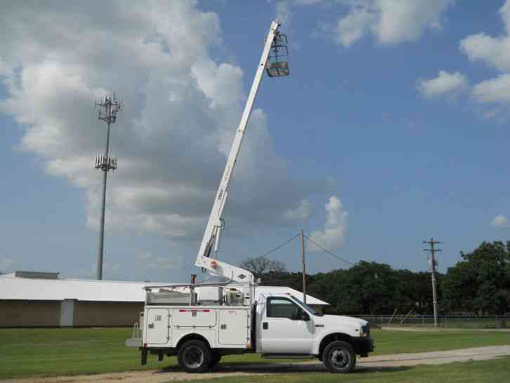 Ford F450 XL - 110/220 Power Outlets & Air Compressor (2004)