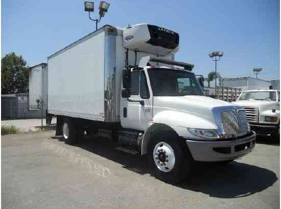 International 4300 18ft Reefer truck AUTO 26, 000# under CDL - CARB compliant Carrier Reefer+Standby (2007)