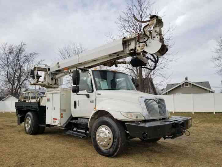 International 47' Digger Derrick (2008)