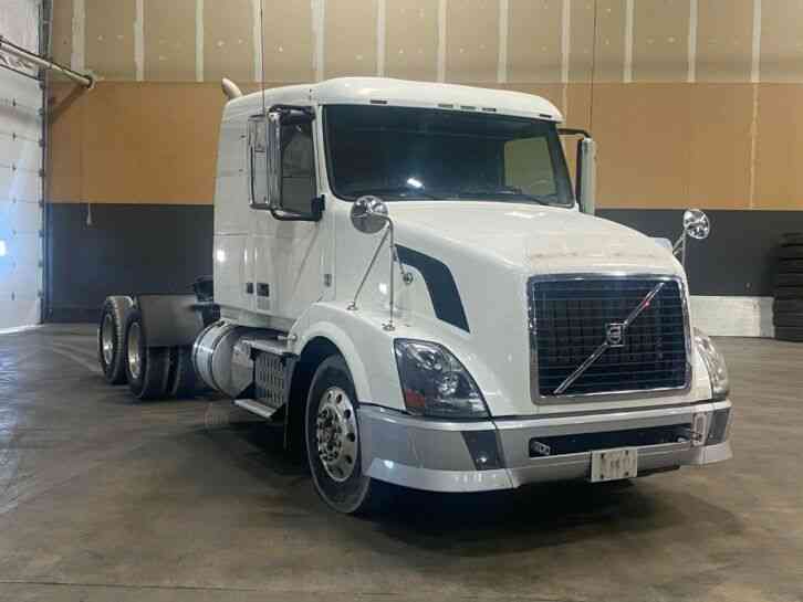 Volvo VNL 430 (2012)