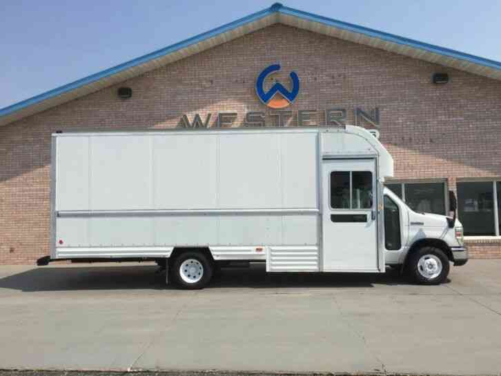 Ford E350 Box Van Delivery Van (2008)