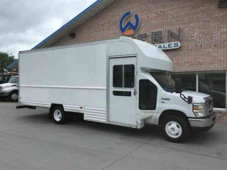 Ford E350 Delivery Van Box Truck (2009)