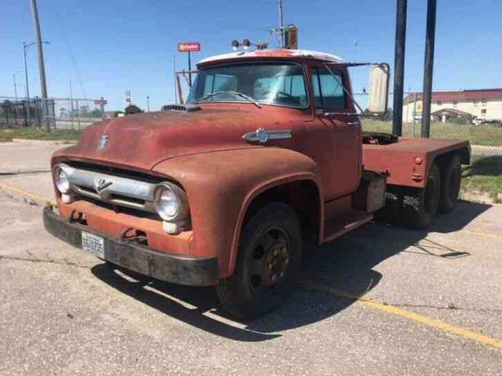 Ford T700 (1956)