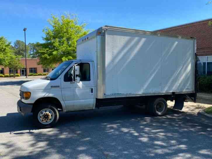 Ford E350 12' Foot Box Truck (2005)