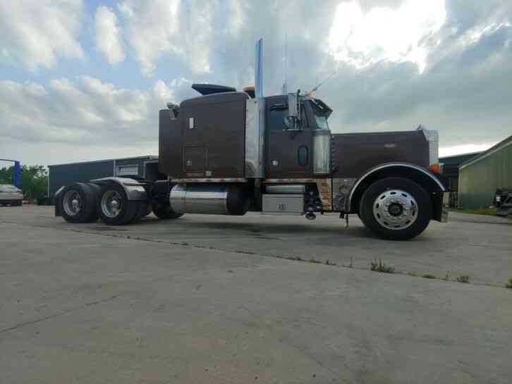 Peterbilt 379 EXHD (2001)