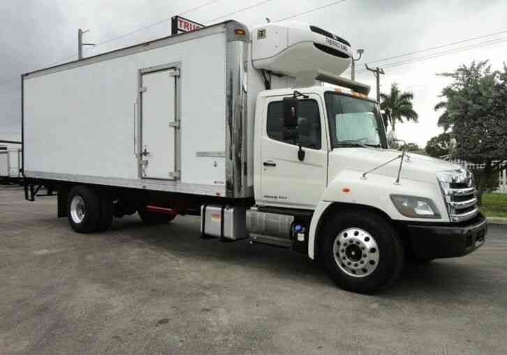 HINO 268A 24FT REFRIGERATED BOX TRUCK. THERMO KING T880S WHI (2014)
