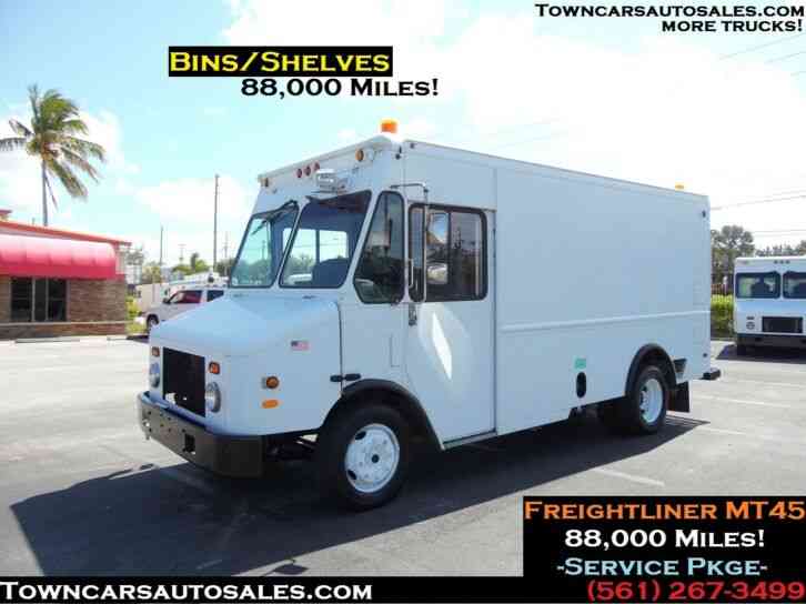 Freightliner MT45 CUMMINS DIESEL Srep Van (2005)