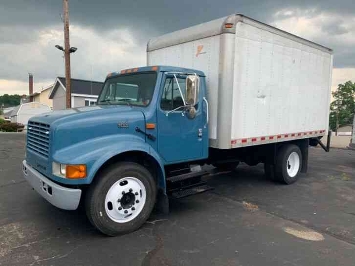 International 4700 15FT BOX DELIVERY TRUCK T-44E 7. 3 (2001)