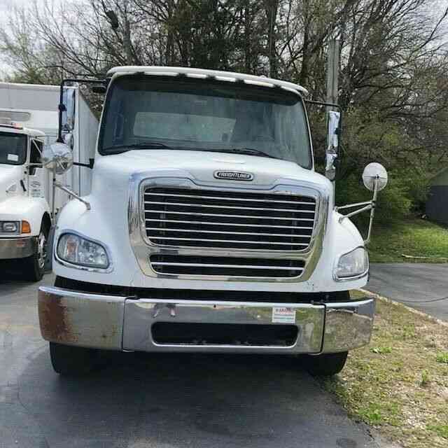 FREIGHTLINER M2-112 (2014)