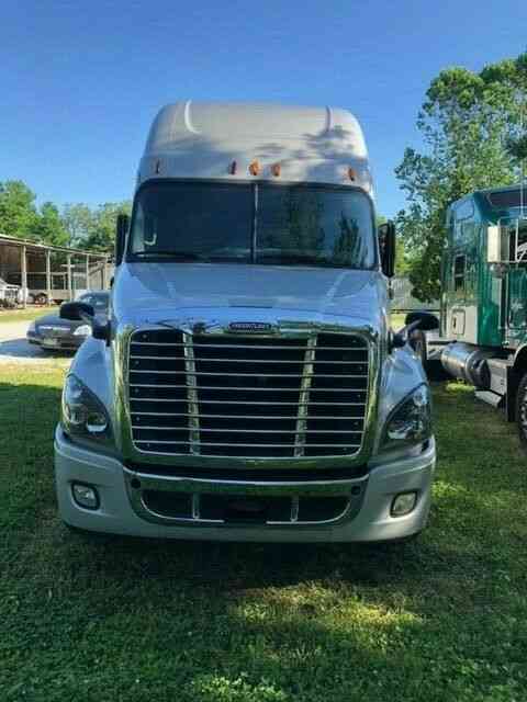 FREIGHTLINER PRL-07C (2015)