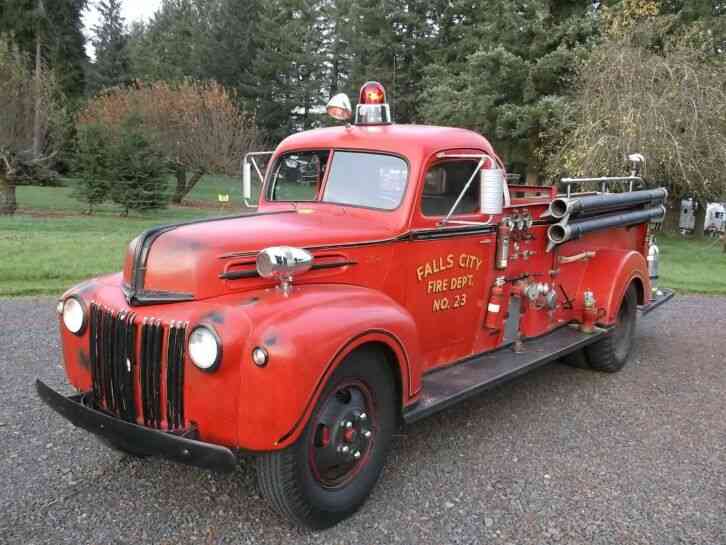 Ford Fire Truck Pumper Model 698T 1-1/2 Ton Howard-Cooper Upfitted (1946)