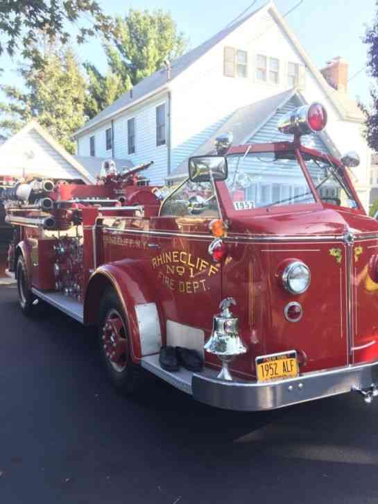 American LaFrance 700 Open Cab (1952)