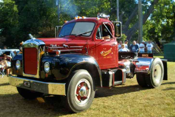 Mack B-61 (1955)