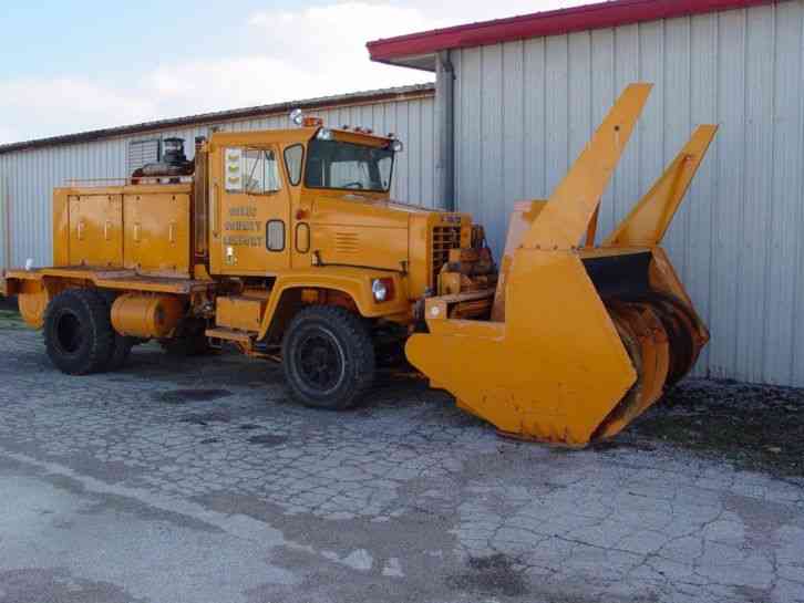 FWD OSHKOSH SNOWBLOWER (1978)