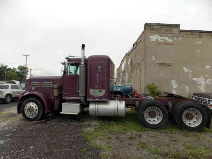 Грузовик Peterbilt 359 мотор