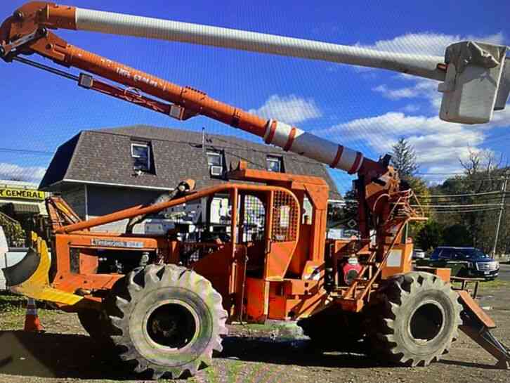 Timberjack 230-GPE Rubber Tired Skidder AL-45-5-IL 50' Bucket Boom Truck (1983)