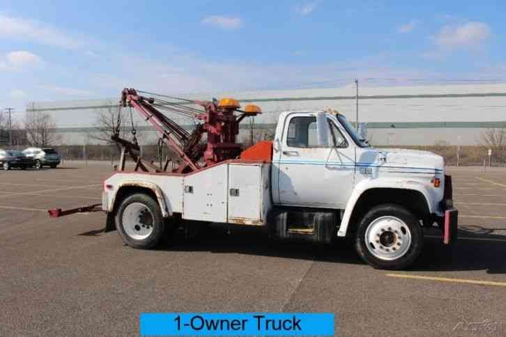 Chevrolet 60 Tow Truck (1984)