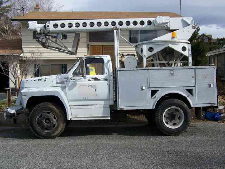 Ford F600 (1984)