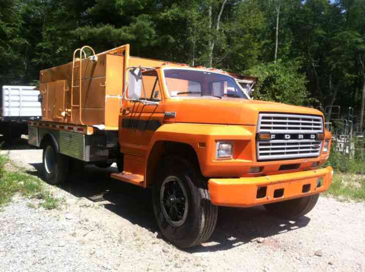 Ford F700 (1984)