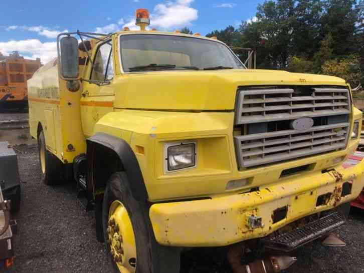 Ford F800 (1985)